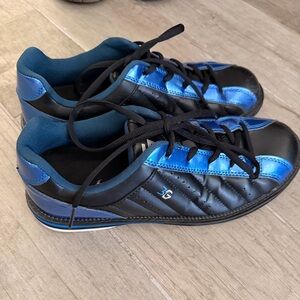 Men’s or ladies 3G bowling shoes - EUC